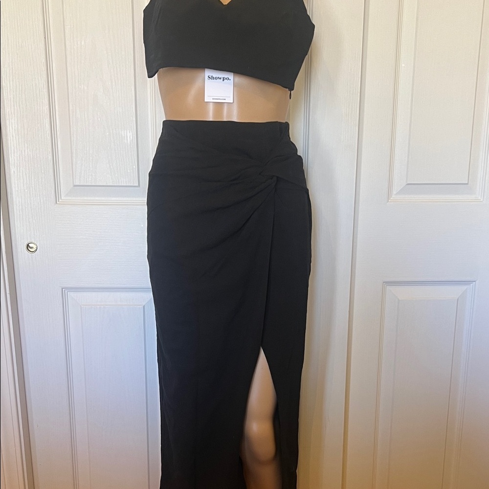 Showpo Black Linen  Skirt Set with Crop Top. Front Slit and Hip design Sz2 NWT